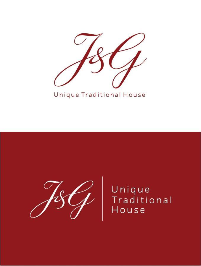 Unique Traditional House, Hosted By J&G Tirana Exterior photo